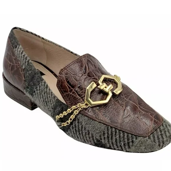 Louise et Cie- Everland Fudge/Granola Loafers with Gold Chain Detail Size 9.5. - Picture 3 of 4